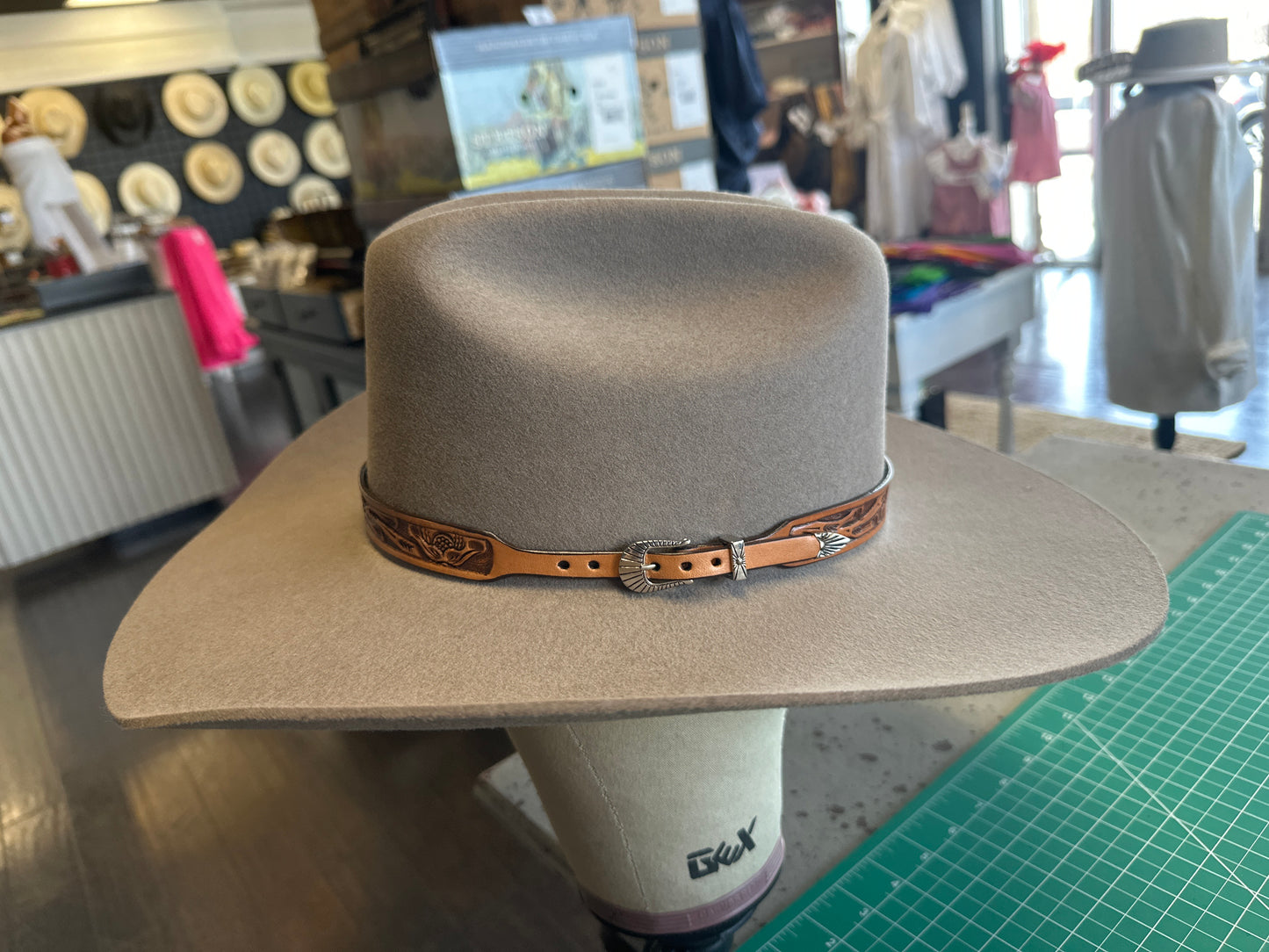 THE CANYON CARVER HAT BAND